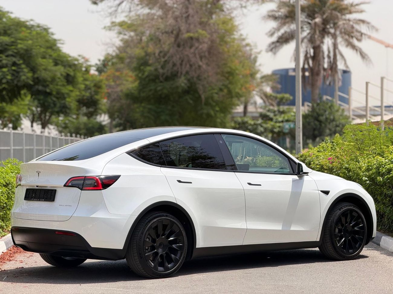 Tesla Model Y LONG RANGE