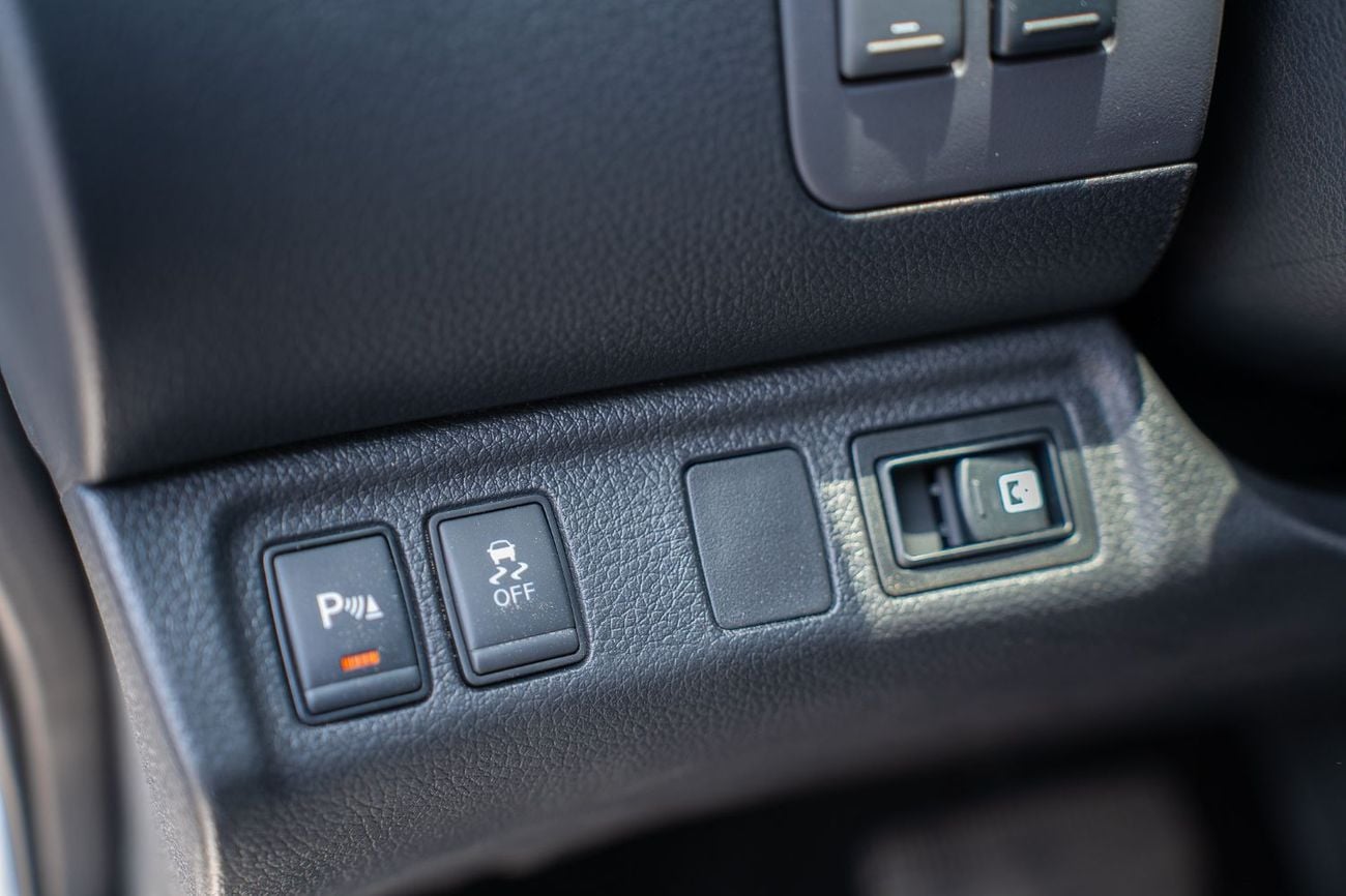 Nissan Navara PRO-4X Off-Road | 2.5L Diesel 4WD A/T (Only For Export)