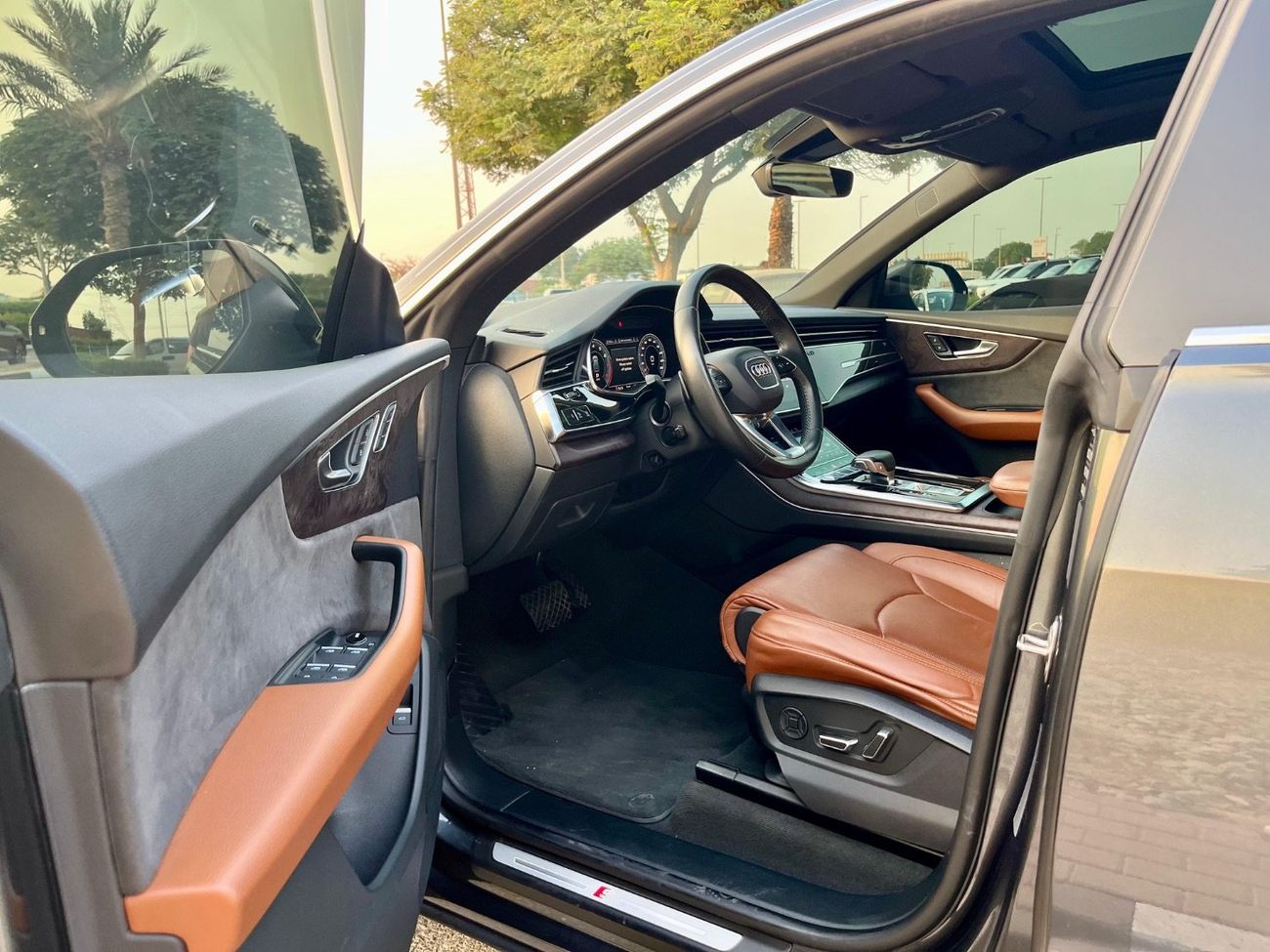 أودي Q8 55 TFSI quattro S-Line 3.0L (340 HP)