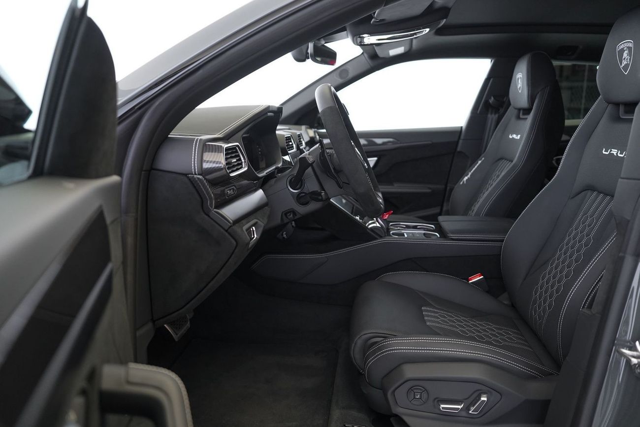 لامبورغيني اوروس 4.0T V8 Performante