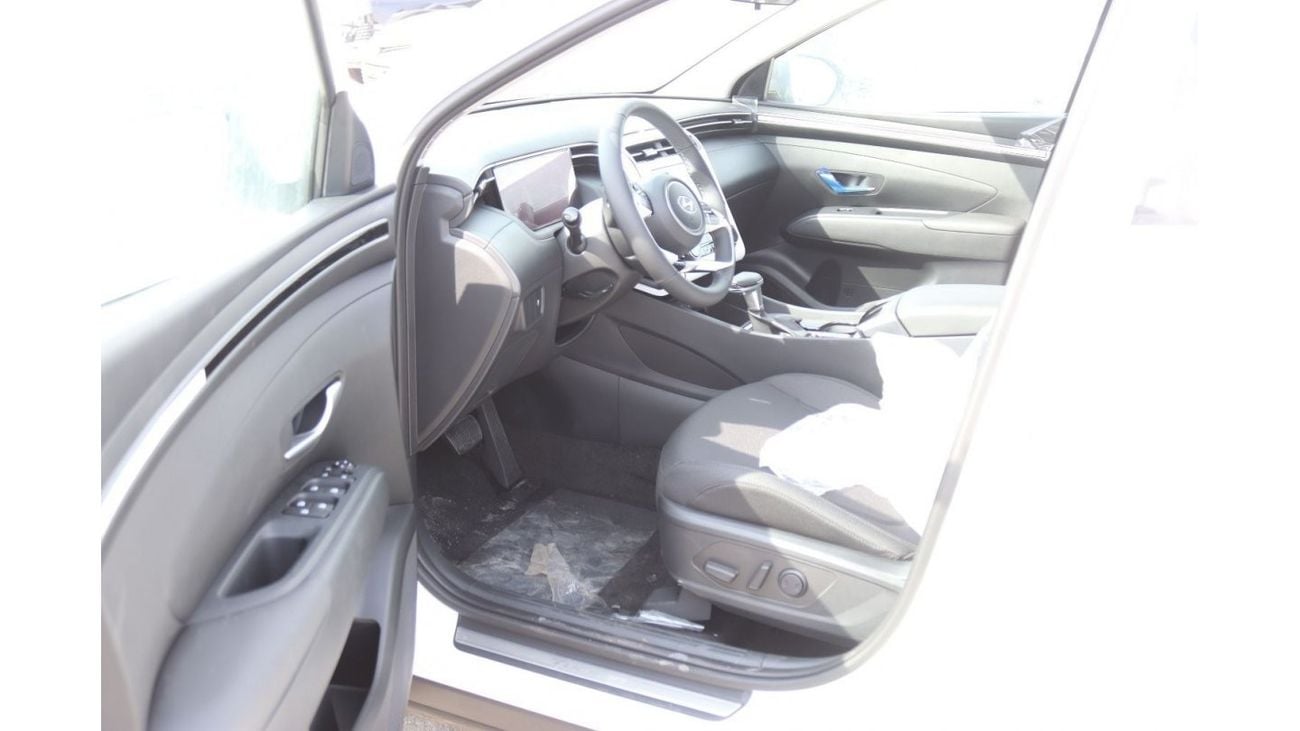 هيونداي توسون 2.0L Panoramic / Push Start /2 Electric seat / Wireless charges / monitor  2023 Full Option