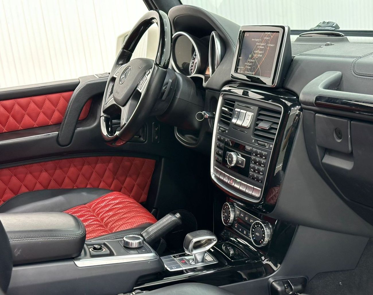 Mercedes-Benz G 63 AMG 2015 Mercedes G 63 AMG(Full Option), 3 Years GTA Service Contract, Full Service History, GCC