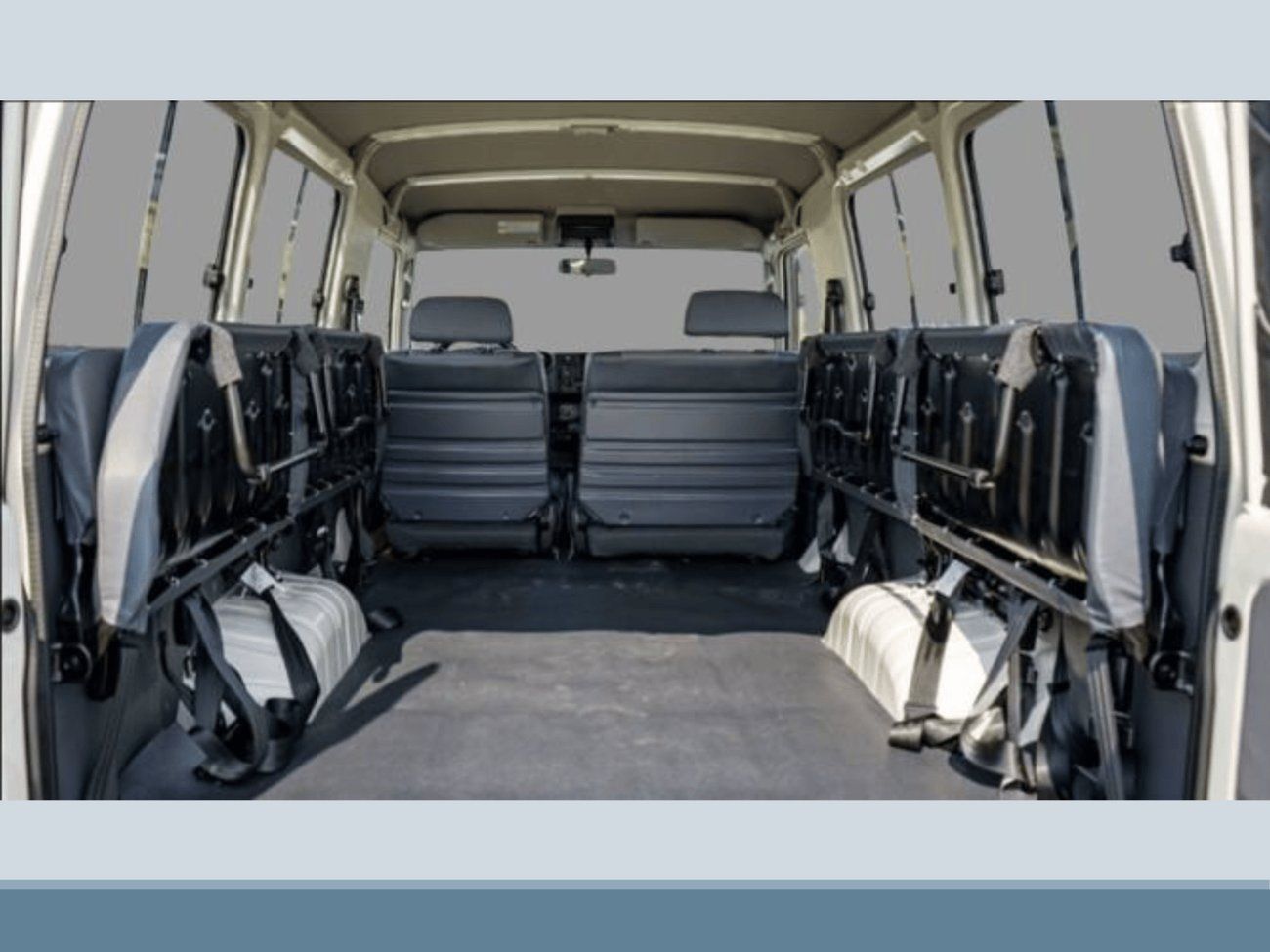 Toyota Land Cruiser 70 ECT0029 - TLC78 Hardtop 3 Doors - 4.2L Diesel Manual White -2025