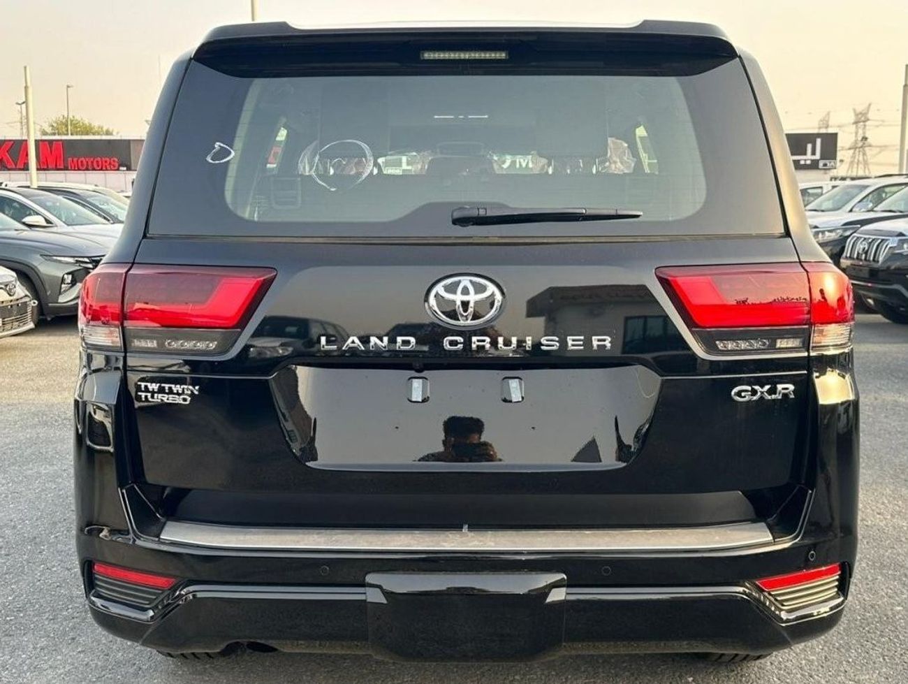 تويوتا لاند كروزر 3.3L DIESEL GXR TW TWIN TURBO AUTO TRANSMISSION