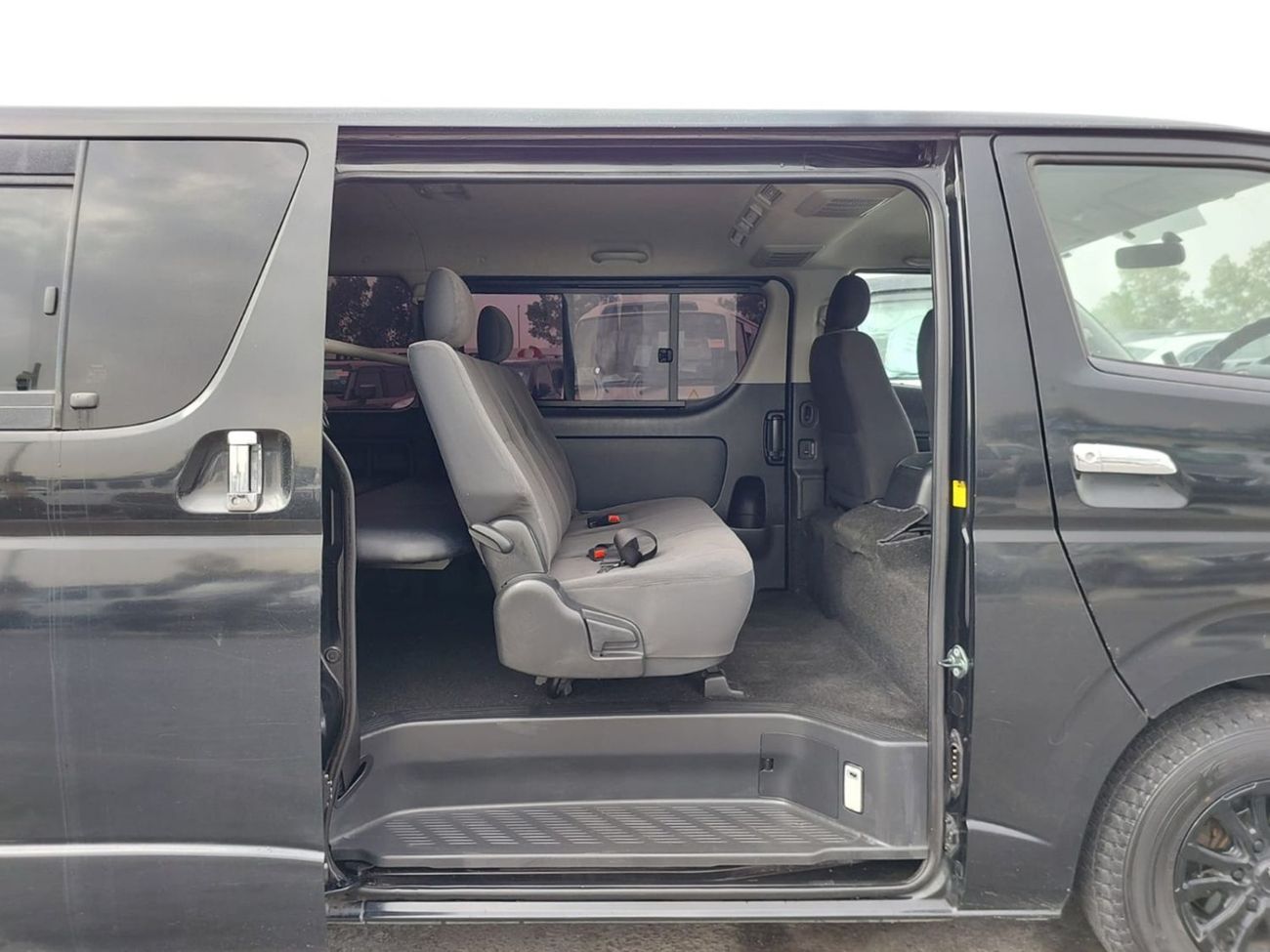 Toyota Hiace (RAMADAN OFFER) TOYOTA HIACE VAN RHD 2010 MODEL 2.0 L PETROL AUTOMATIC(PM29424)