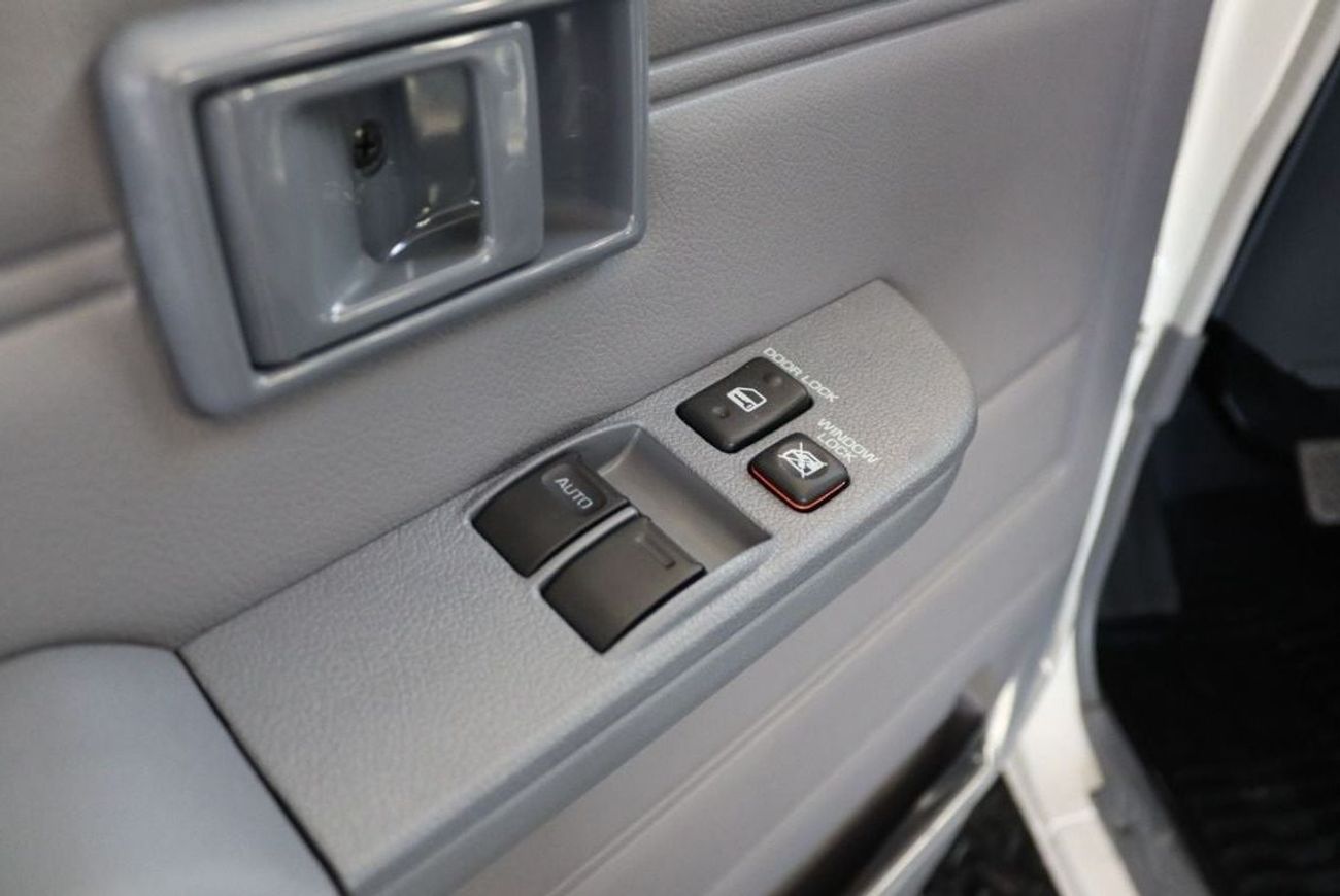 Toyota Land Cruiser 70 2025 TOYOTA LAND CRUISER GRJ 78 4.0 V6  **EXPORT ONLY**التصدير فقط خارج الخليج**