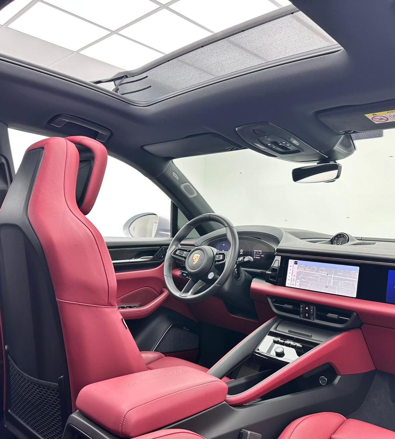 بورش ماكان 2024 Porsche Macan 4 EV, 06/2028 Porsche Warranty, Porsche Full Service History, GCC