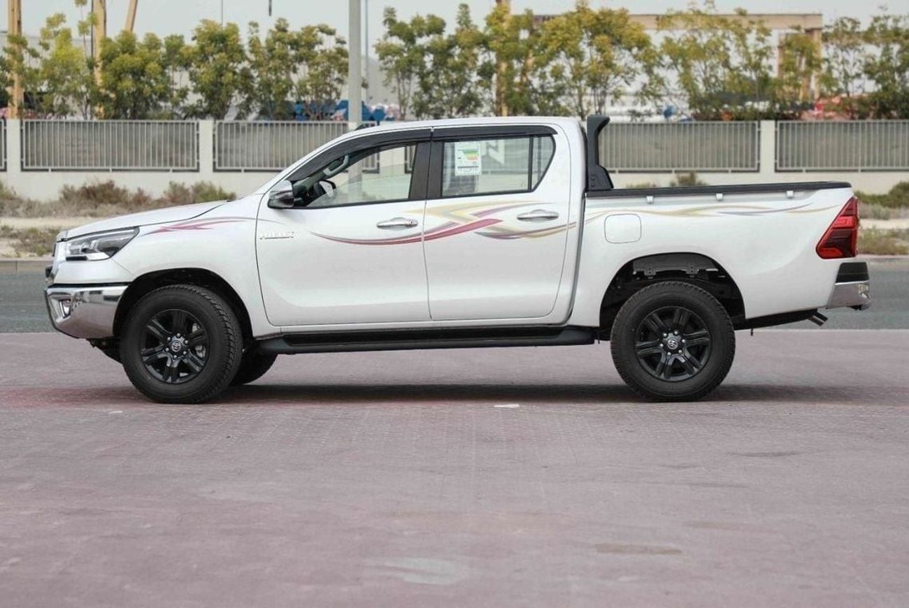 تويوتا هيلوكس 2025 TOYOTA HILUX HI 2.7 - PLATINUM WHITE PEARL inside MAROON | Export Only
