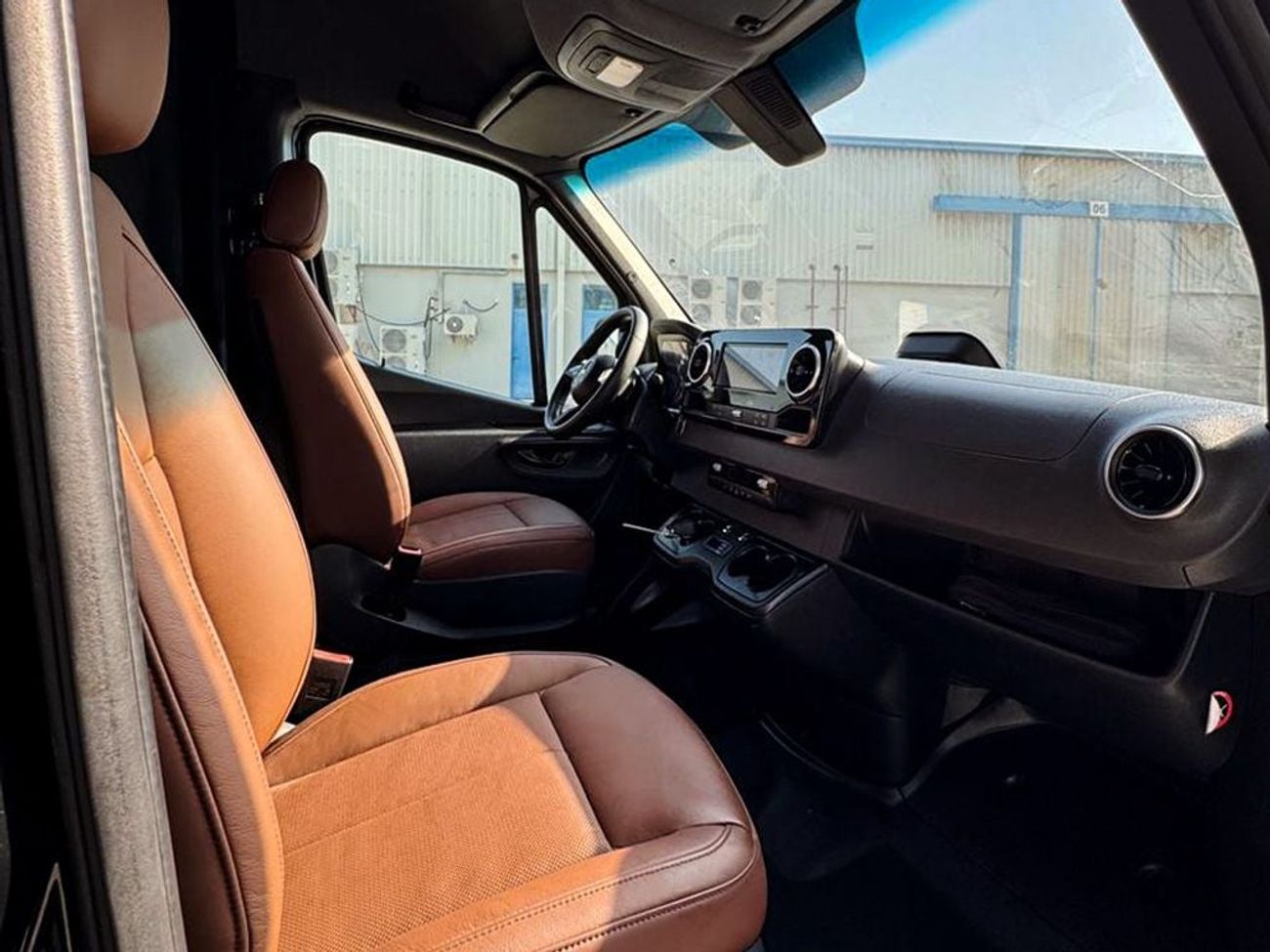 مرسيدس بنز سبرينتر BESPOKE INTERIOR CONVERSION