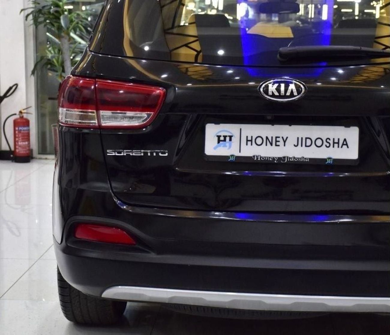 Kia Sorento EXCELLENT DEAL for our KIA Sorento AWD V6 ( 2016 Model ) in Black Color GCC Specs