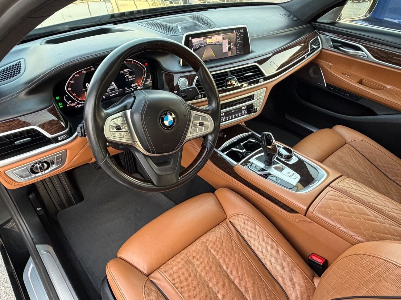 بي أم دبليو 750Li xDrive 4.4L (530 HP)