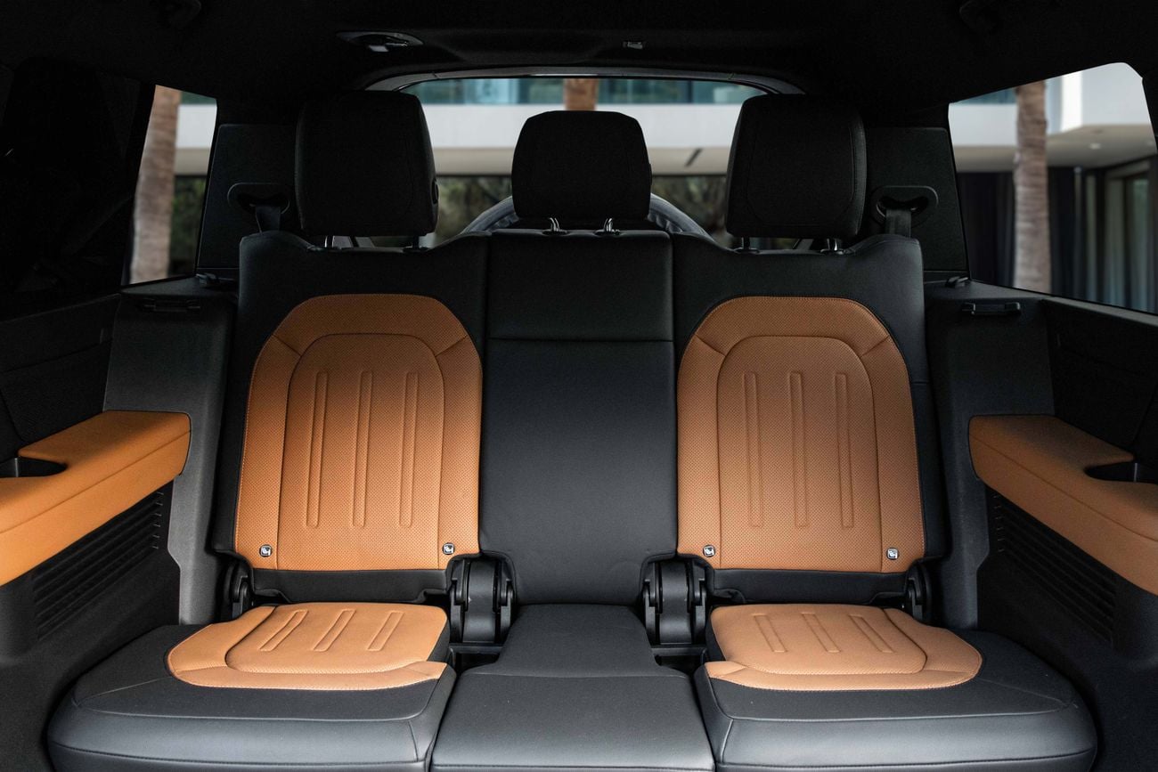 Land Rover Defender Defender X P400 | 4,505 P.M | 0% Downpayment | Land Rover Warranty!