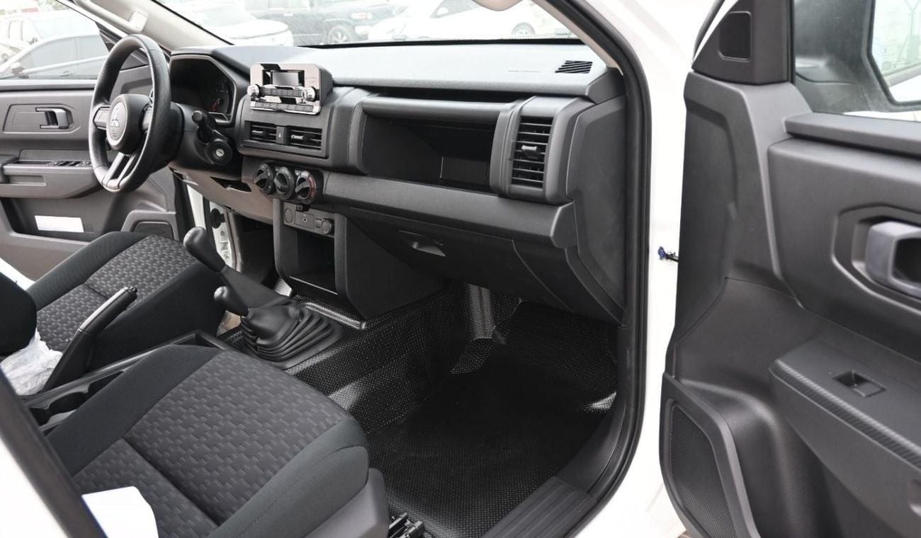 Mitsubishi L200 GLX Double Cabine GL 2.4L 4x4 Diesel 6 Seats