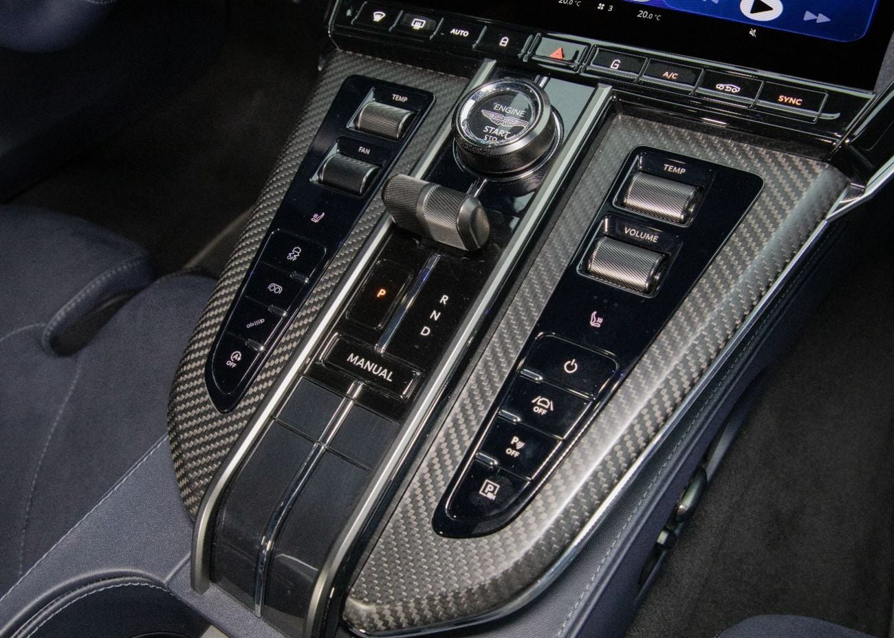Aston Martin Vantage Standard V8