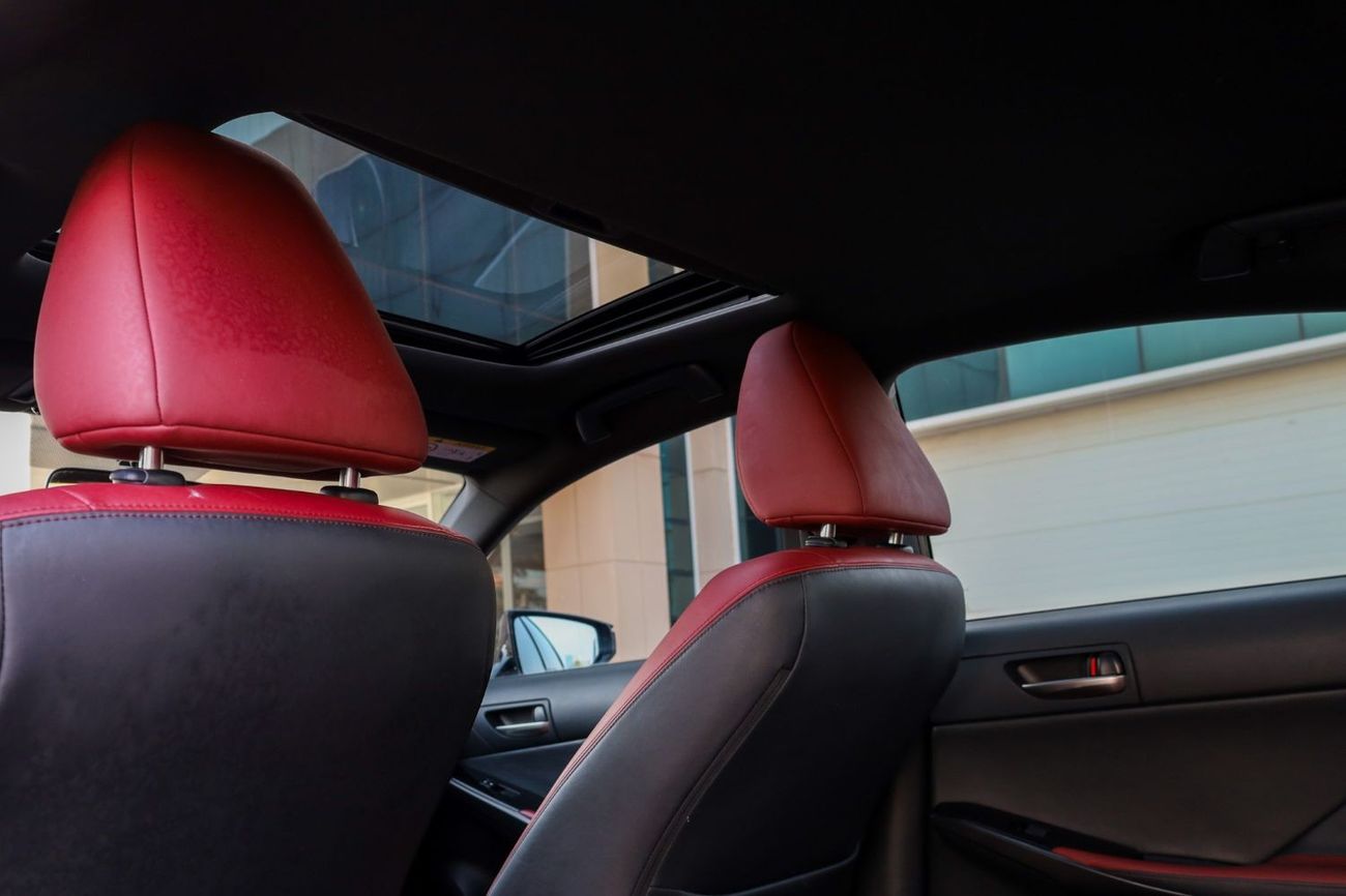 Lexus IS300 Premier Lexus IS300 2021 GCC under Warranty with Flexible Down-Payment.