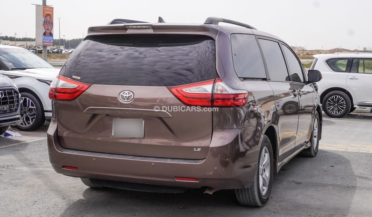 Toyota Sienna LE
