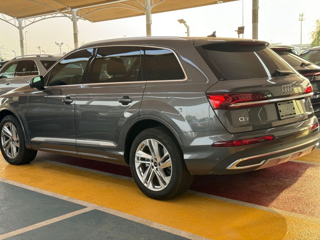 Audi Q7 AUDI Q7 - WITH NUMBER PLAT IN DUBAI