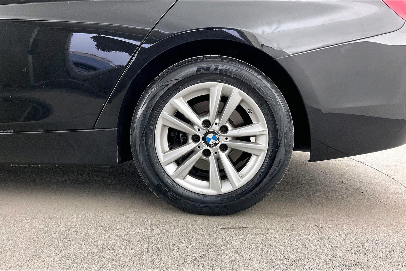 BMW 318i Standard | Guaranteed Warranty | 0 Down Payment