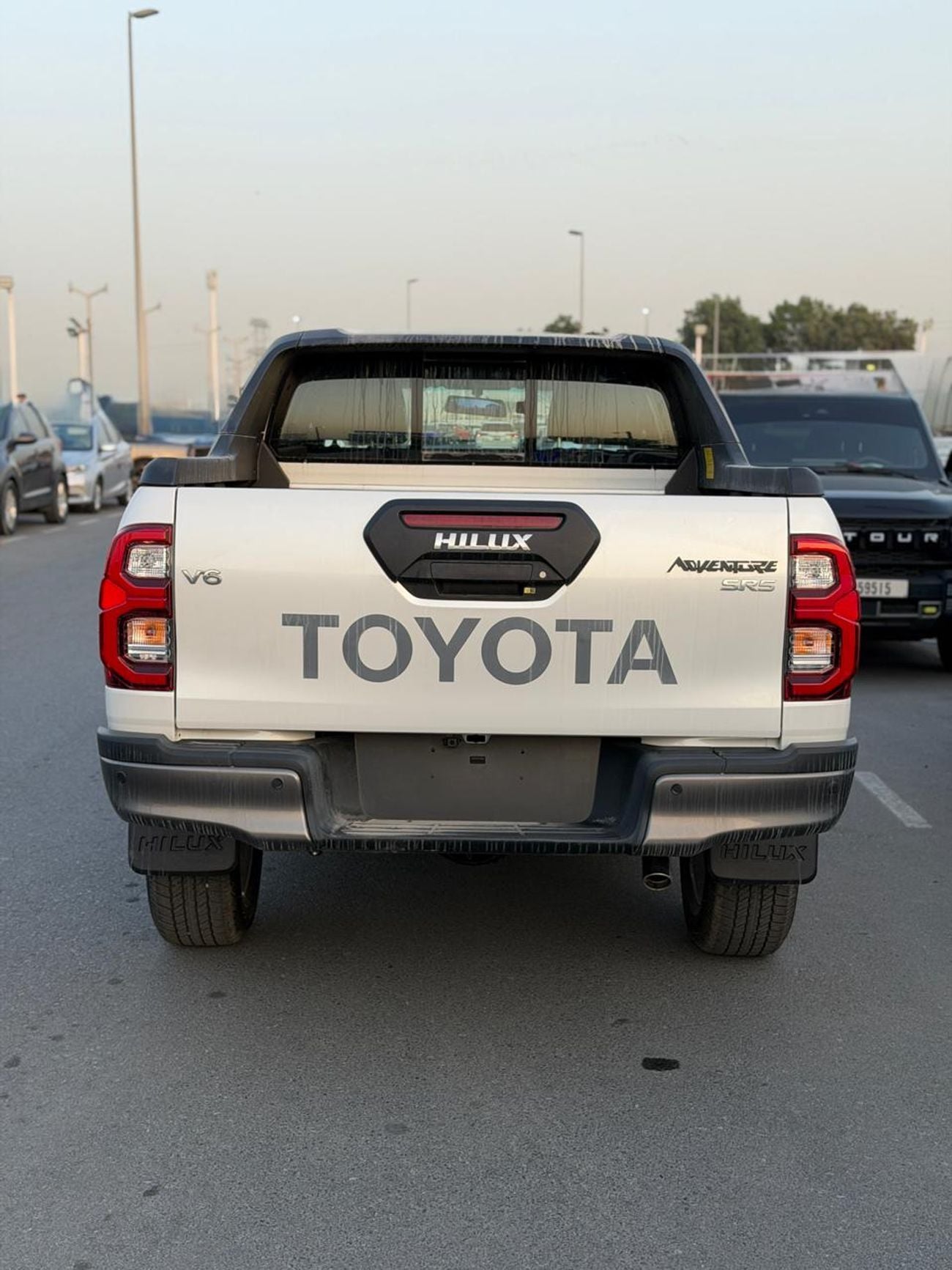 Toyota Hilux DC 4.0L PETROL ADVENTURE AUTOMATIC TRANSMISSION ( FOR RE EXPORT ONLY )