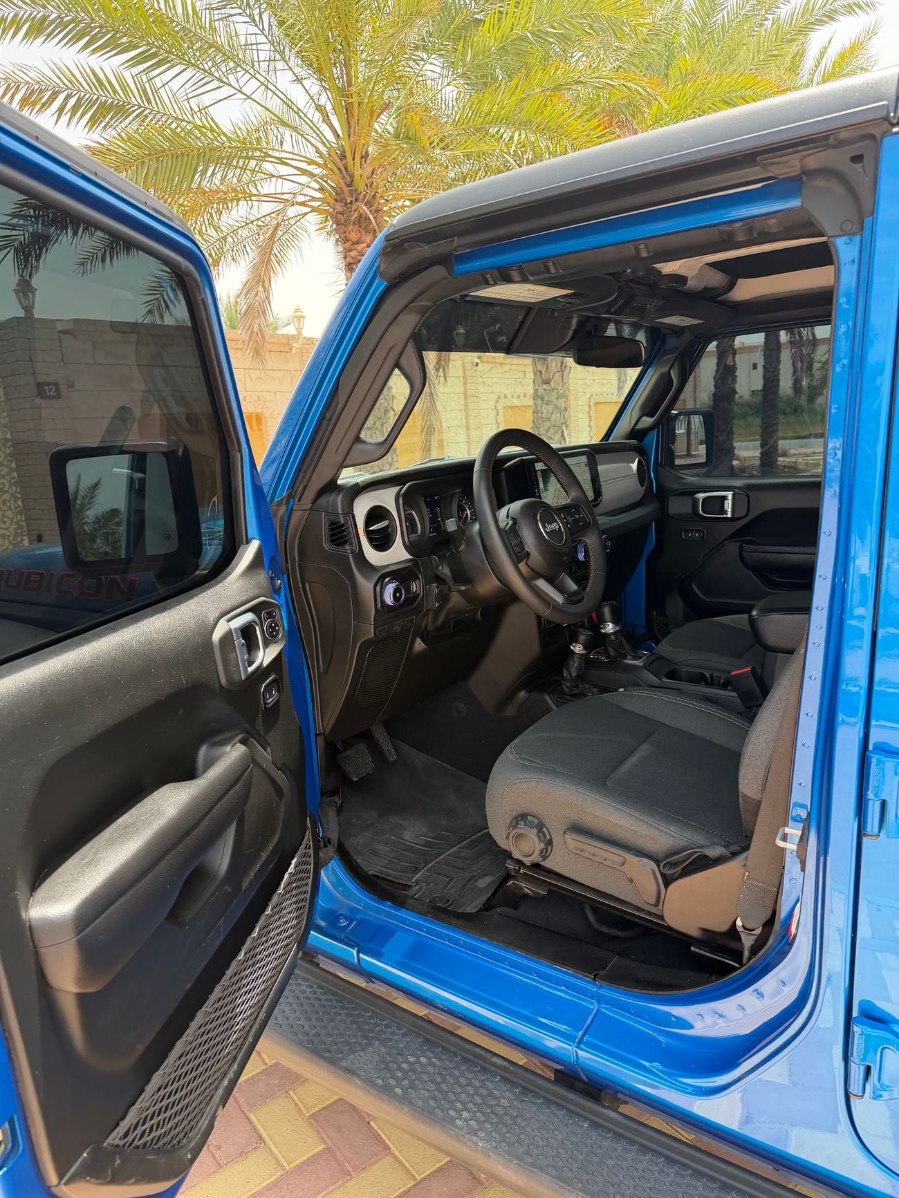 Jeep Wrangler 2024 Jeepers Edition Rubicon V6 in perfect condition!