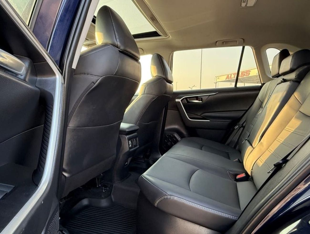 Toyota RAV4 XLE 2.5L