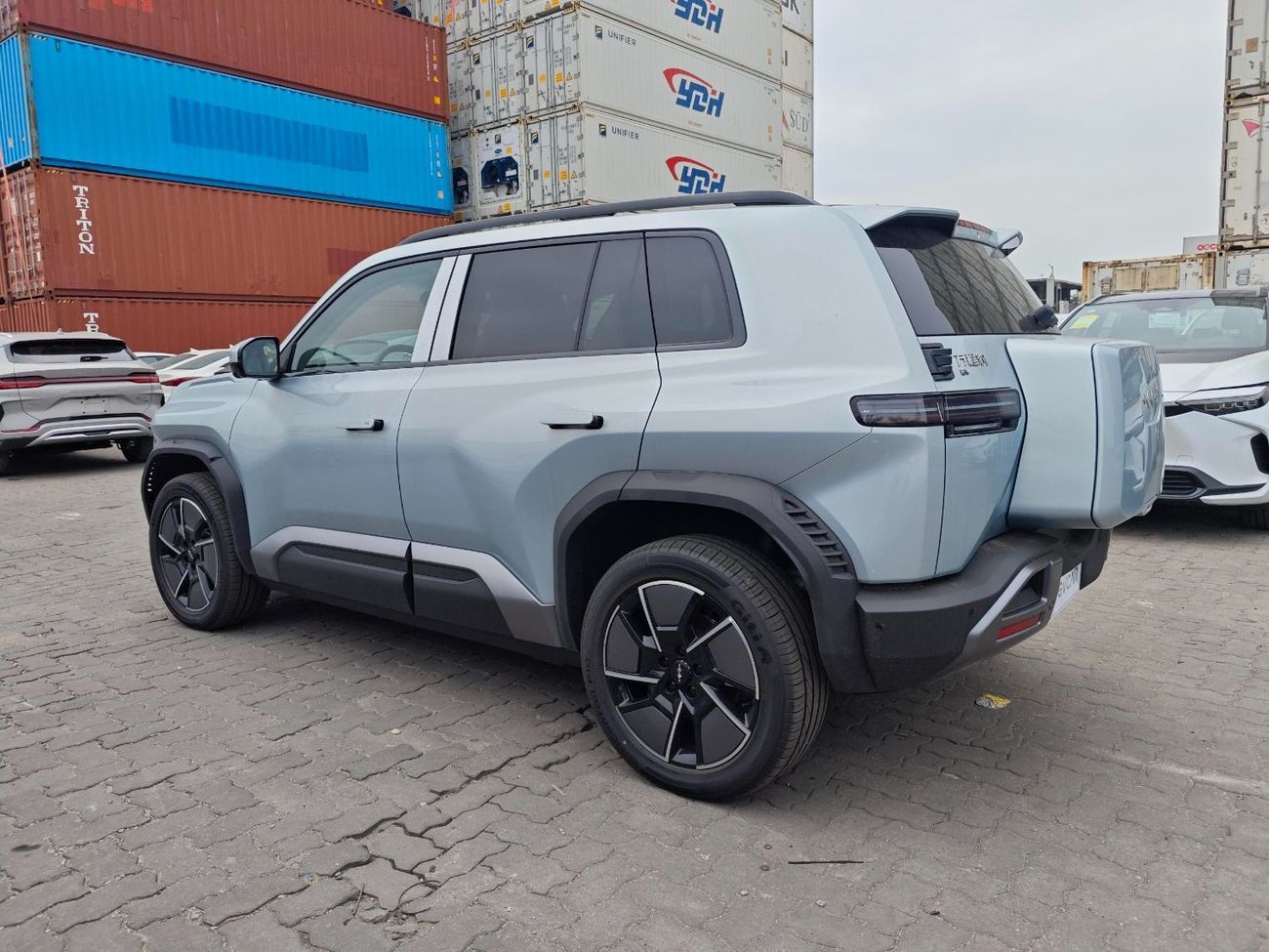 بي واي دي ليوبارد تيتانيوم 3 501KM 4WD Max version