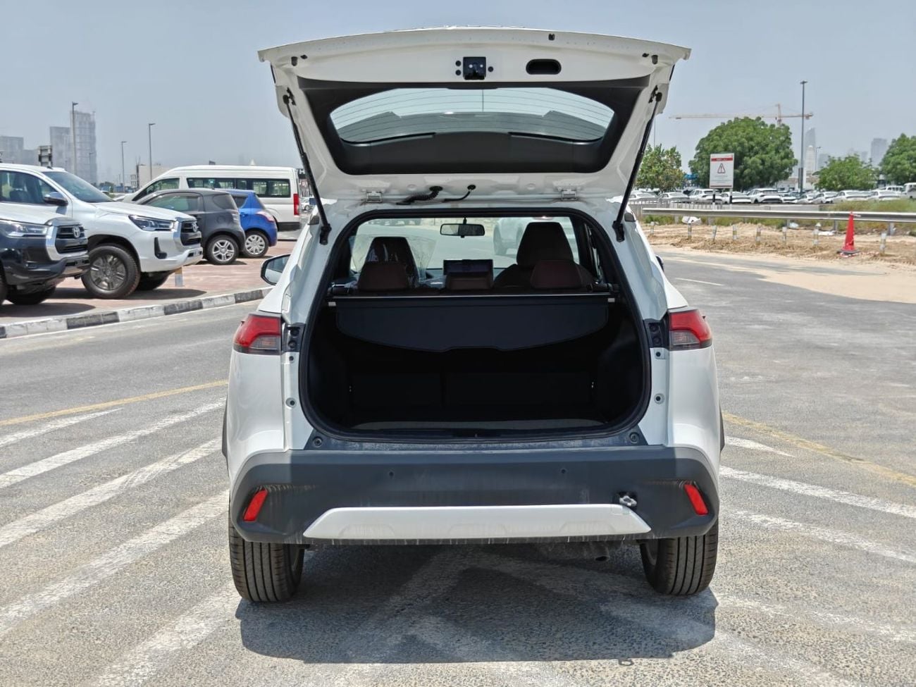 تويوتا كورولا كروس 2025 TOYOTA COROLLA CROSS 2L PETROL V
