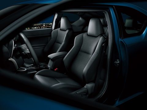 Toyota Zelas interior - Seats