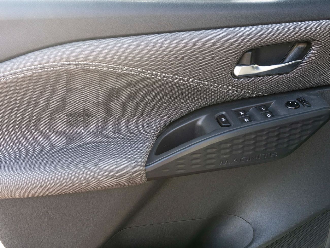 نيسان ماغنيت SV