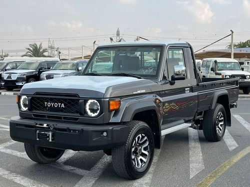 تويوتا لاند كروزر بيك آب Toyota Landcruiser 79 II Singel Cabin Automatic II ToP Tier II 2025 II GCC II Grey Color II FULL LOA