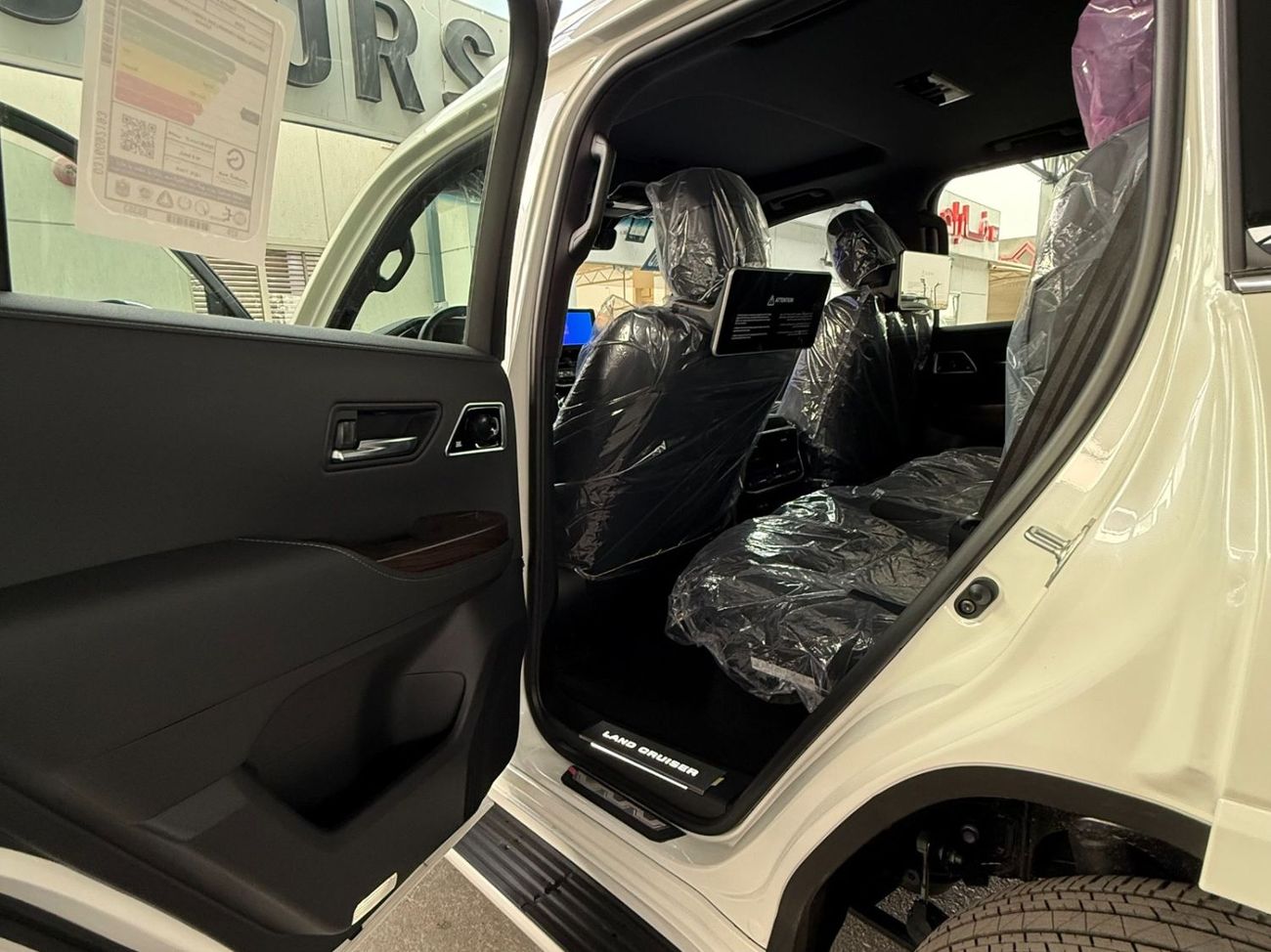 Toyota Land Cruiser 2026 LAND CRUISER 300 VX-HIGH 3.5 HYBRID TWINTURBO MHEV **EXPORT ONLY**التصدير فقط خارج الخليج***