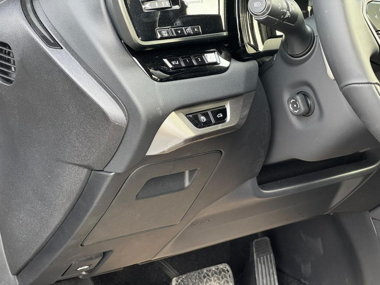 لكزس RC 350 The 2026 Lexus RX350 Signet (GCC/UAE Spec) is a luxury AWD SUV