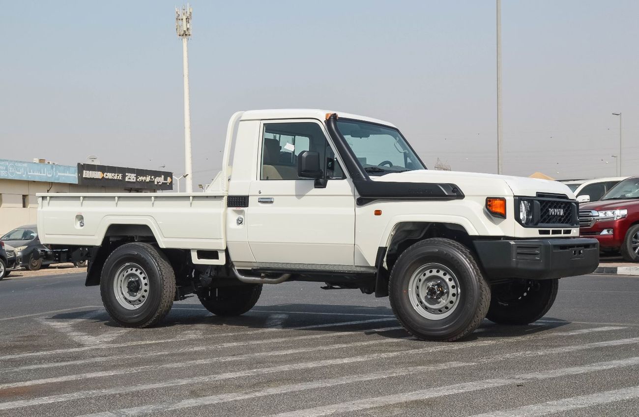تويوتا لاند كروزر بيك آب TOYOTA LAND CRUISER 79 2.8L 4WD SC MT PICKUP 2025