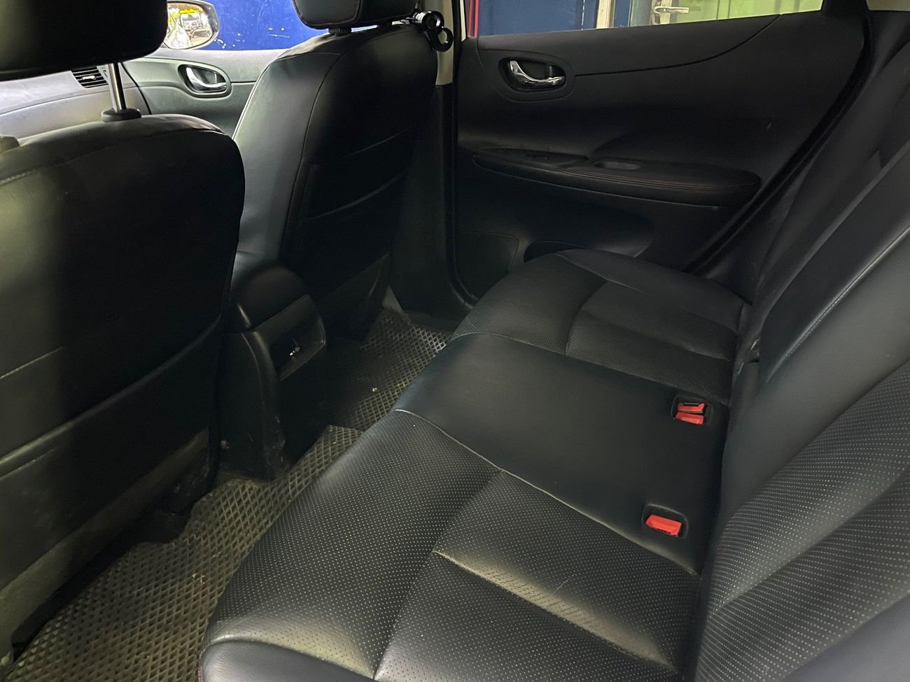 Nissan Tiida Tiida Japan hatchback