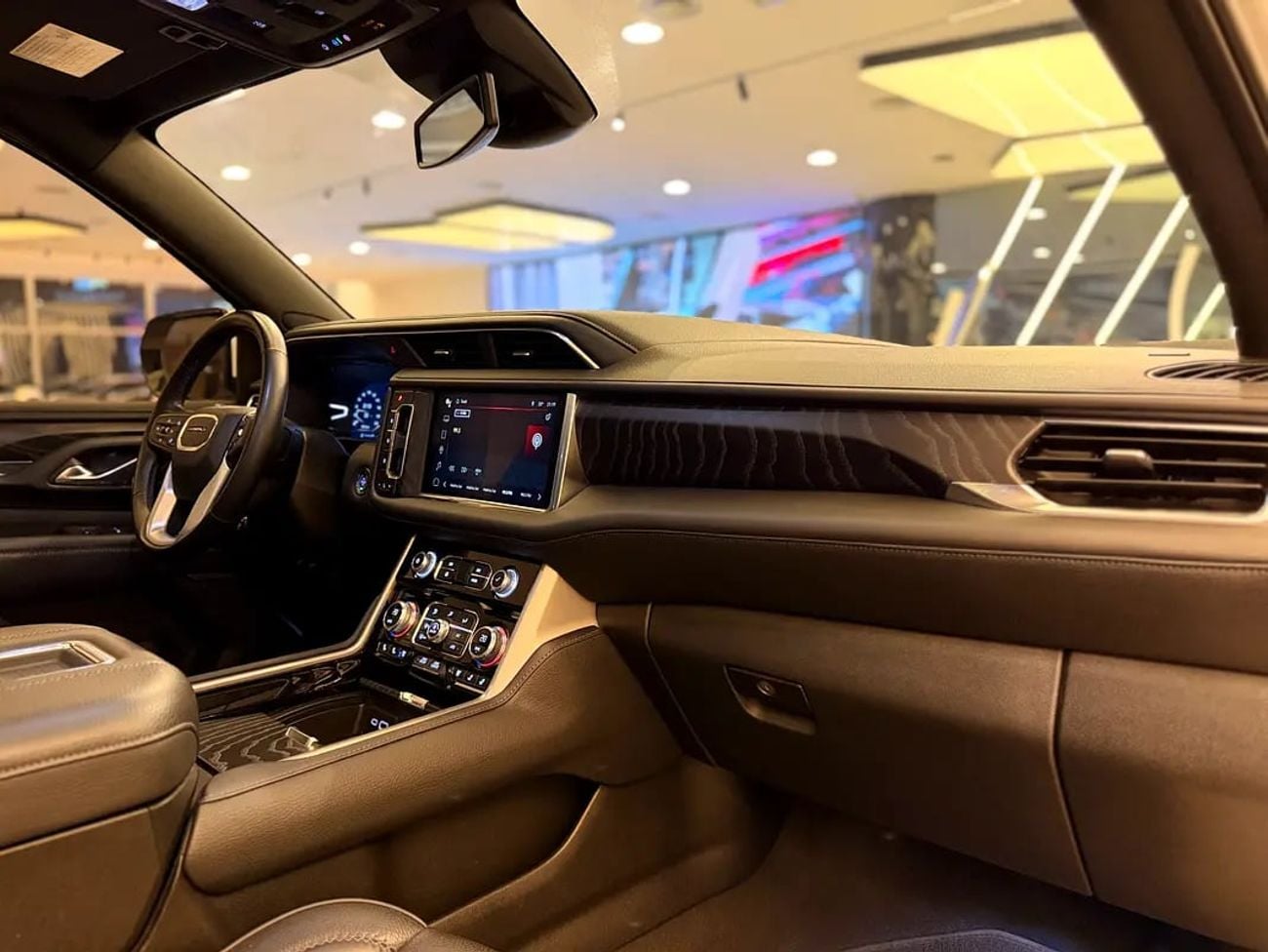 جي أم سي يوكون XL Denali - Premium Luxury SUV