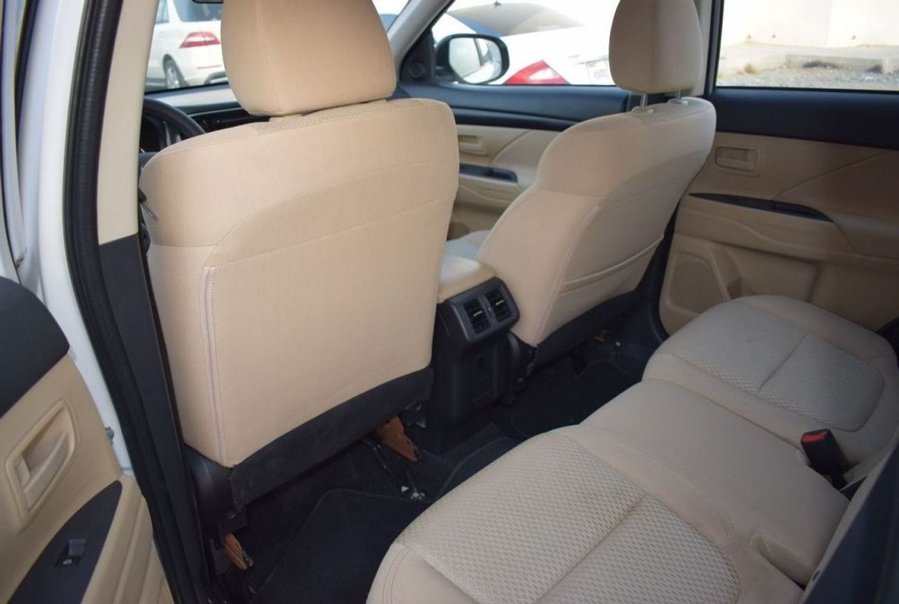 Mitsubishi Outlander GLX Basic Mitsubishi Outlander, Model:2020. Free of accident