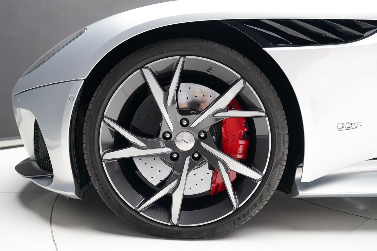 أستون مارتن DBS Superleggera 5.2L
