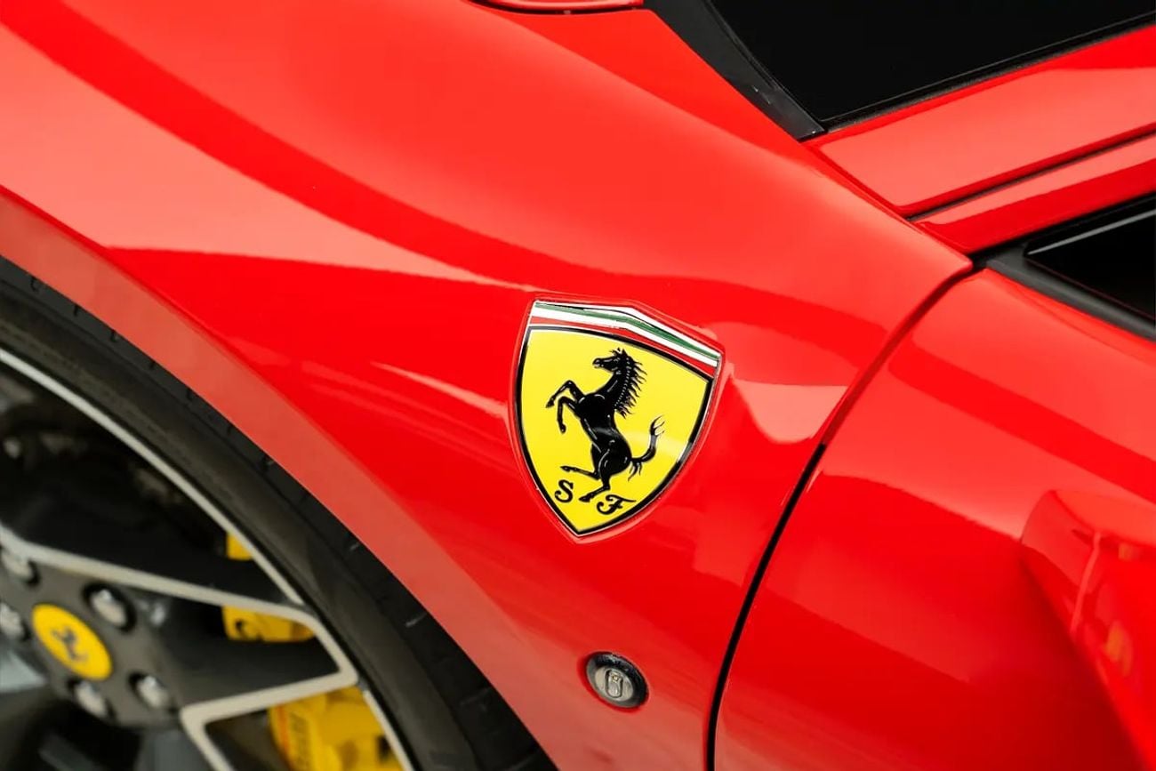 فيراري F8 تريبوتو 3.9T V8