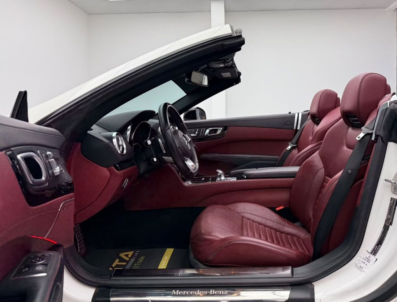 مرسيدس بنز SL 400 ستاندارد مرسيدس SL 400 AMG موديل 2018، سجل صيانة كامل، كاملة المواصفات، بحالة ممتازة، خليجية