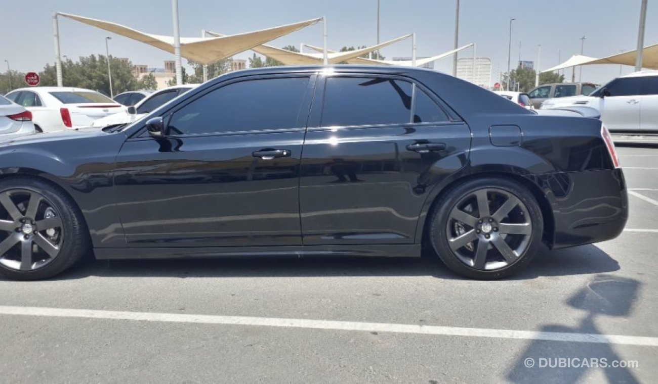 كرايسلر 300C السيارة نظيفه جدا بحاله ممتازه بدون حوادث ضمان شاسيه جير ماكينه