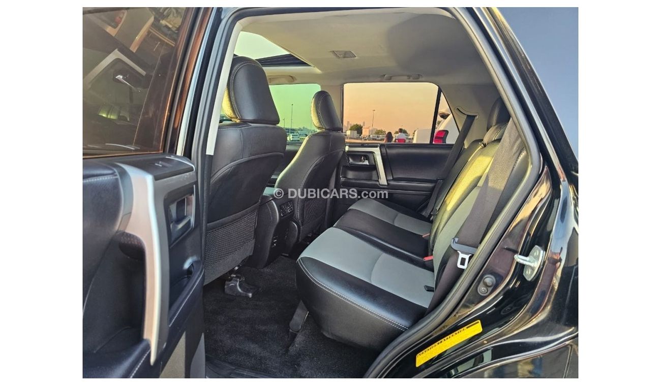 Toyota 4Runner 2018 Toyota 4RUNNER SR5 full option sunroof, push button and 7 seater