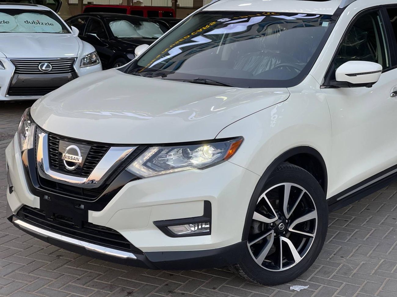 نيسان روج SL / AWD / 2.5 V4 / فتحة سقف بانورامية / كاميرا 360 درجة / رادار / نظام صوت BOSE