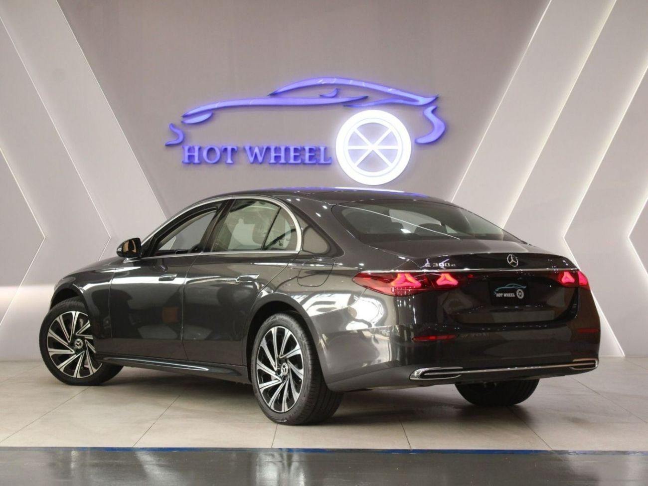 Mercedes-Benz E300 - E300e |  2024 Low mileage