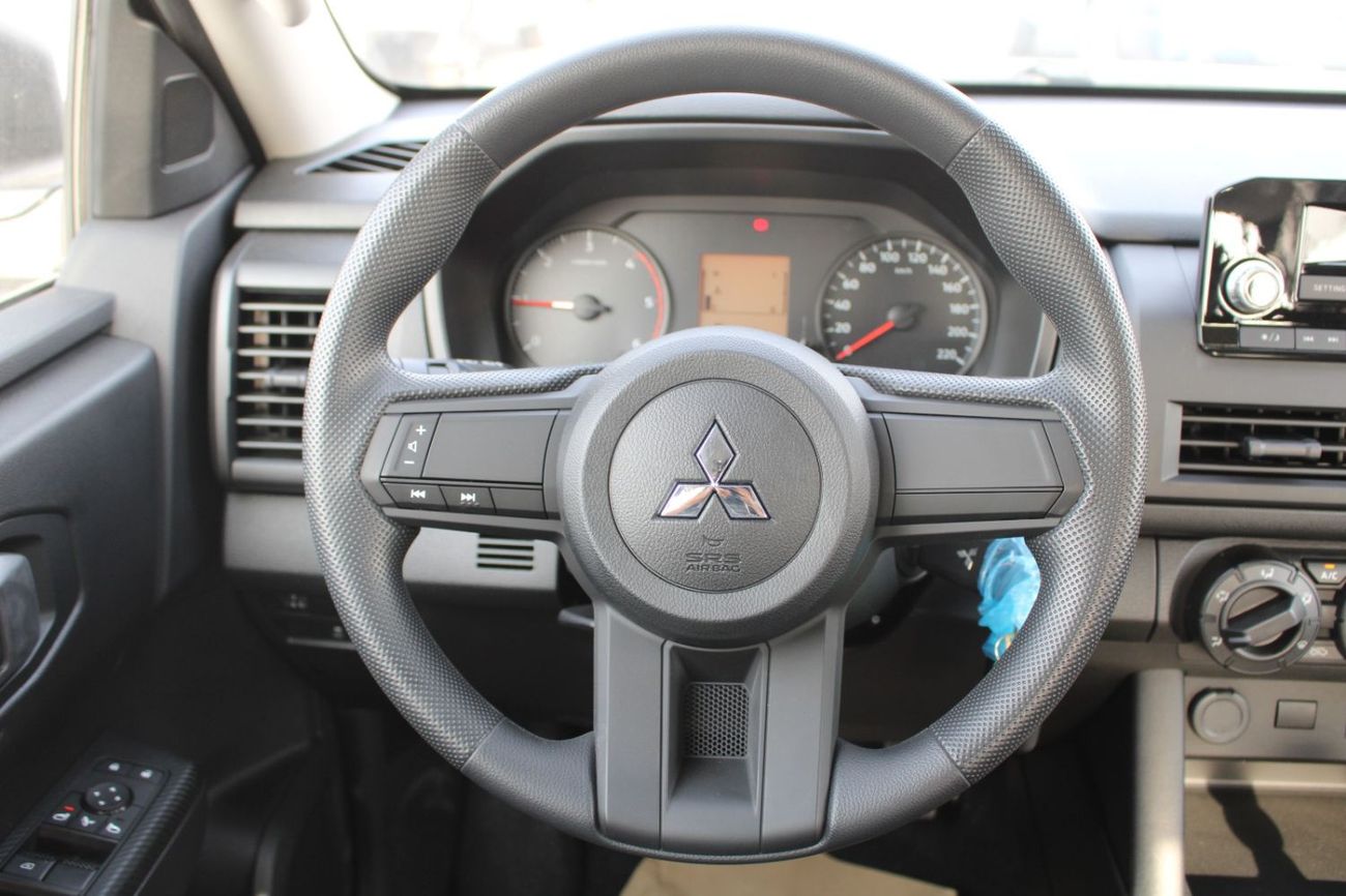 Mitsubishi L200 MITISUBISHI L200 2.4L DIESEL DOUBLE CAB 4WD GLS MANUAL