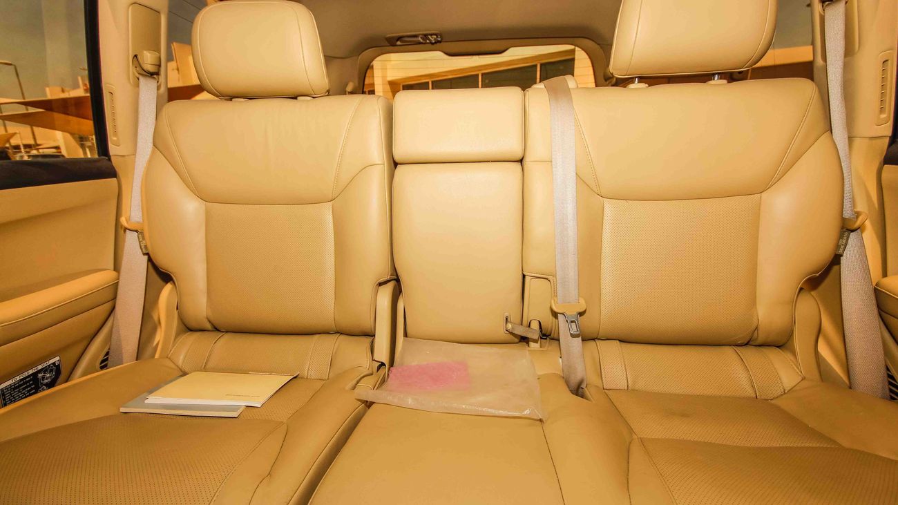 Lexus LX570