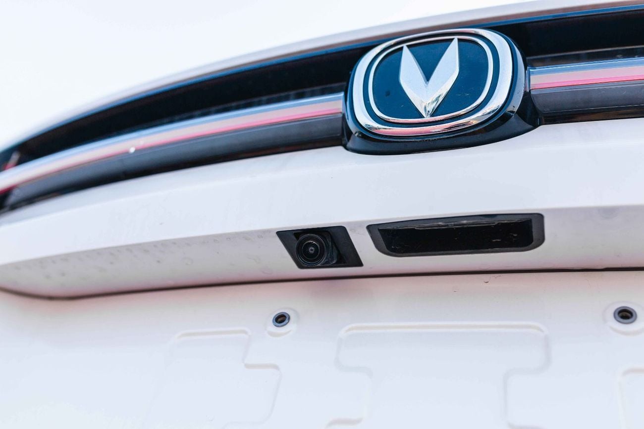 تشنجان يوني ك CHANGAN UNI-K 2025 – 2.0L Turbo, AWD, Petrol ( White ) FOR EXPORT ONLY