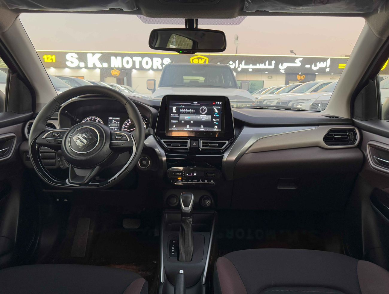 Suzuki Fronx DUAL TONE / 1.5L V4 HYBRID / DVD WITH 360* CAMERAS / AUTO A/C (CODE #  69011)