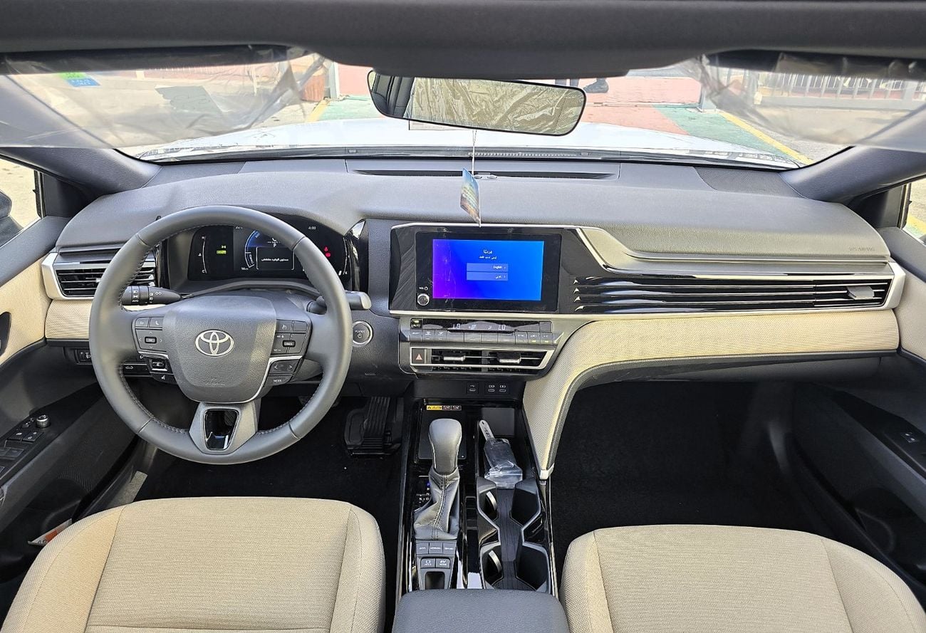 Toyota Camry Toyota Camry LE 2.5L Hybrid A/T FWD Sedan GCC Silver color 2026 model