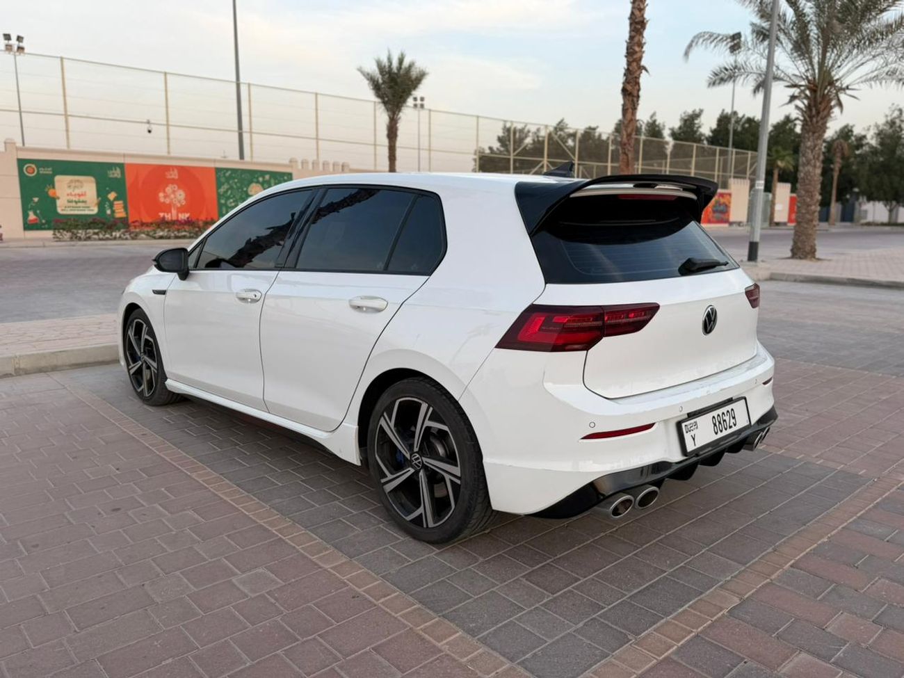 Volkswagen Golf R Base 2.0T