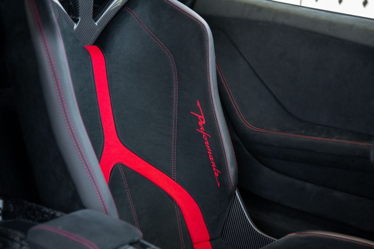 لامبورغيني هوراكان PERFORMANTE